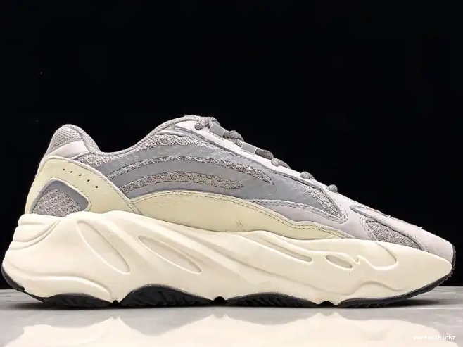 V2 Static Yeezy Adidas EF2829 Boost 700 0524